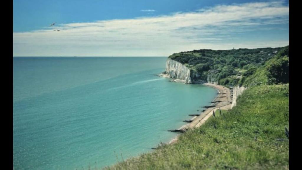 Foxes Sea Side Retreat Deluxe Chalet Is A Lovely Holiday Home Tucked Away On The Kent Coast Kingsdown  المظهر الخارجي الصورة