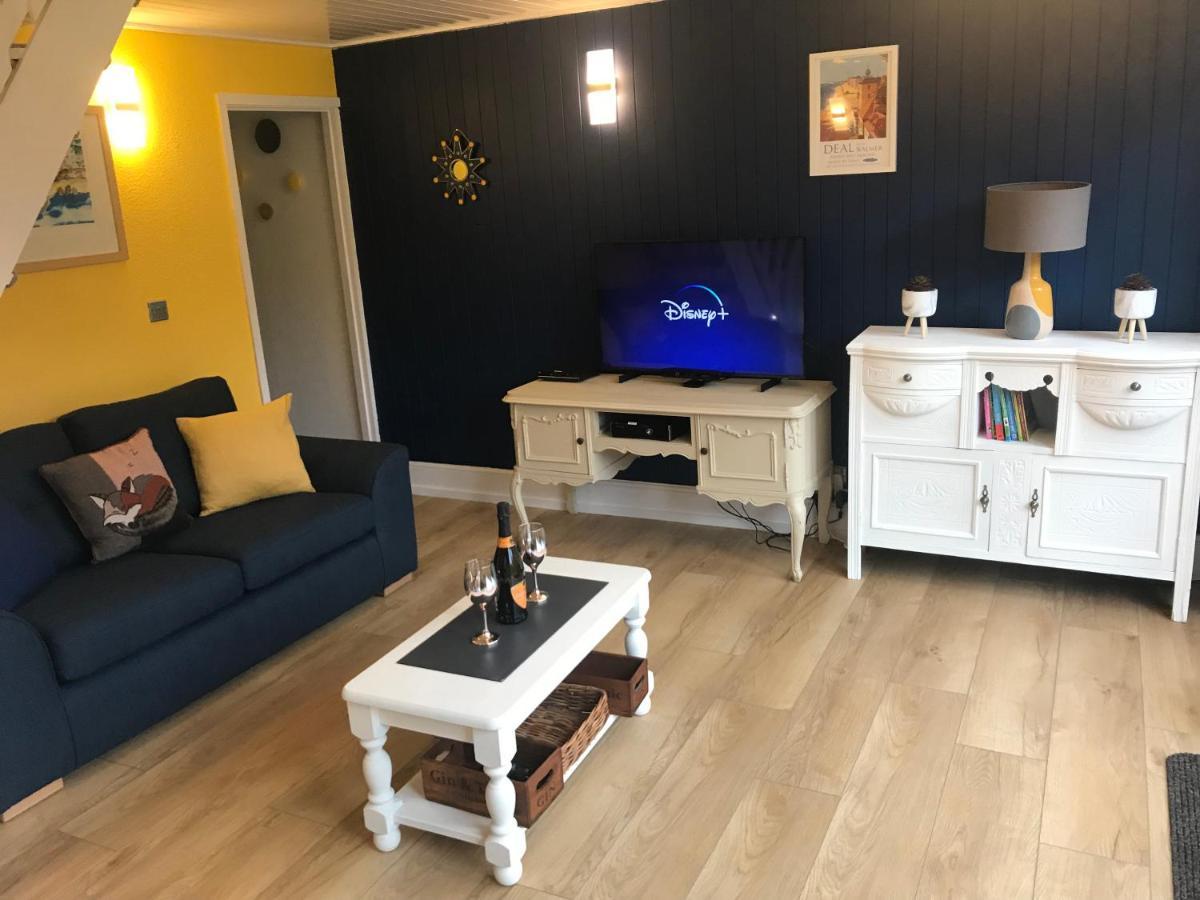 Foxes Sea Side Retreat Deluxe Chalet Is A Lovely Holiday Home Tucked Away On The Kent Coast Kingsdown  المظهر الخارجي الصورة