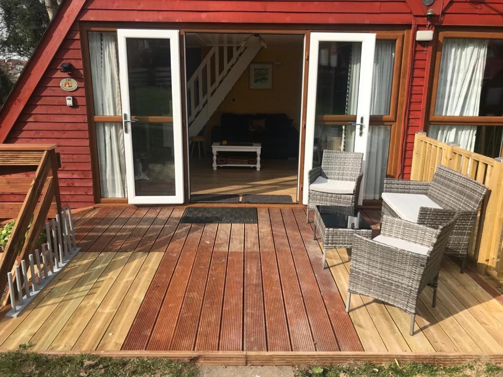 Foxes Sea Side Retreat Deluxe Chalet Is A Lovely Holiday Home Tucked Away On The Kent Coast Kingsdown  المظهر الخارجي الصورة