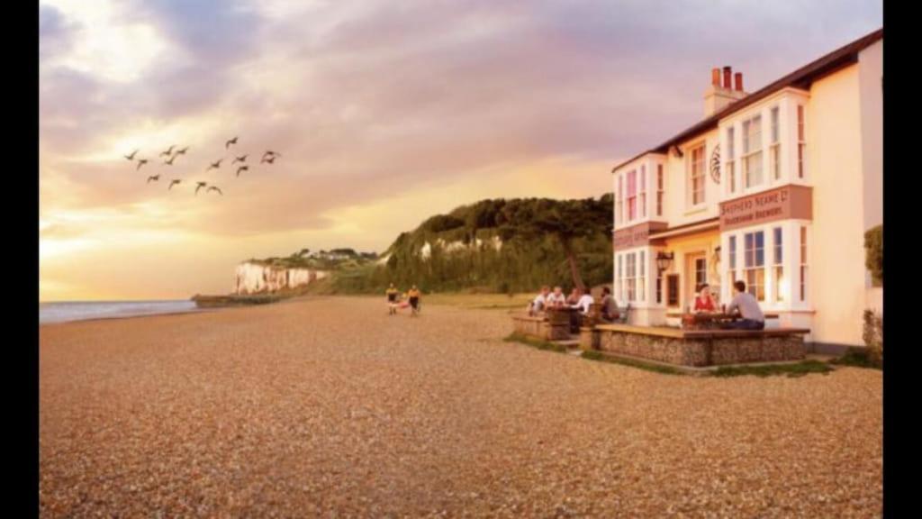 Foxes Sea Side Retreat Deluxe Chalet Is A Lovely Holiday Home Tucked Away On The Kent Coast Kingsdown  المظهر الخارجي الصورة