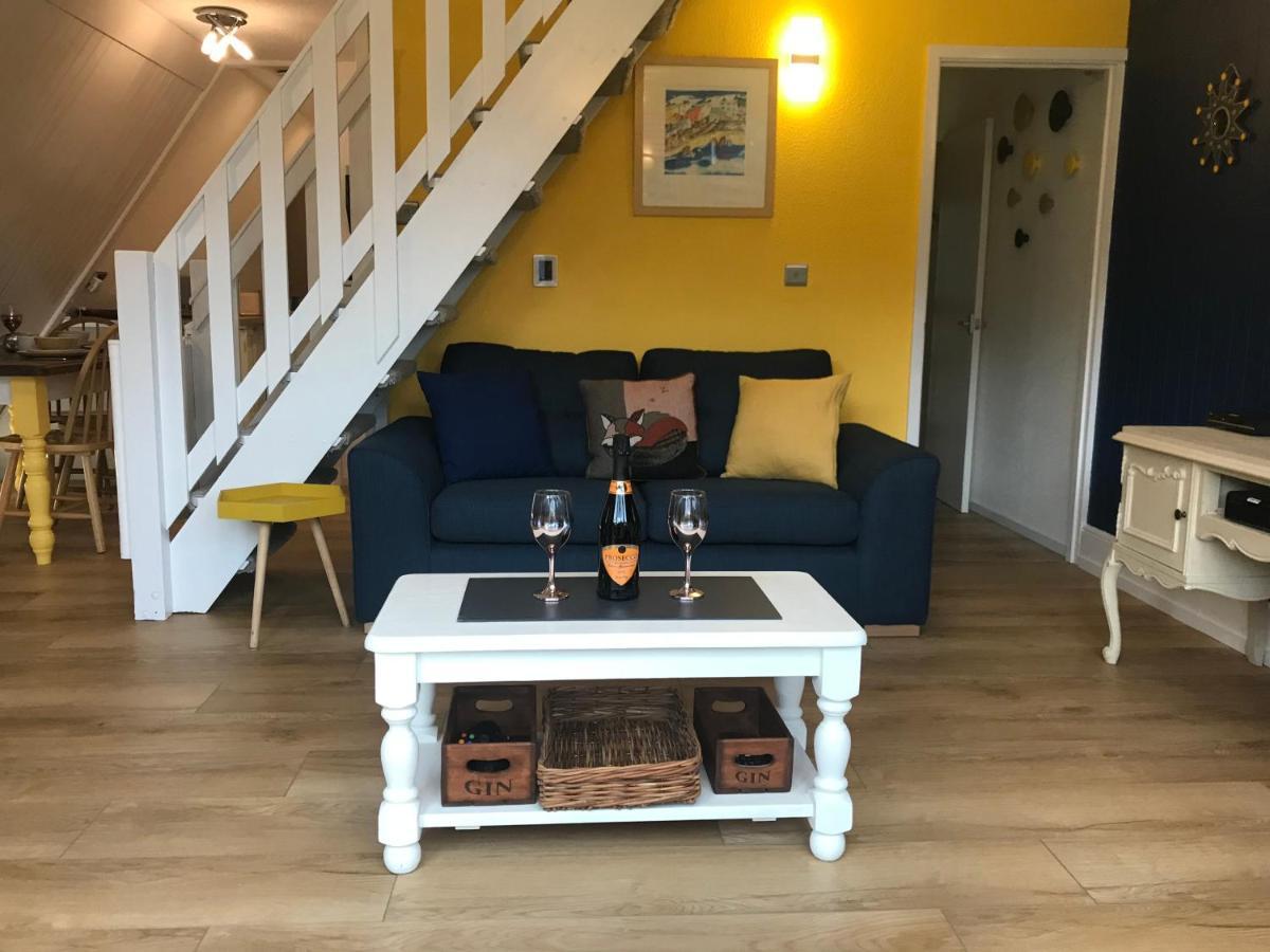 Foxes Sea Side Retreat Deluxe Chalet Is A Lovely Holiday Home Tucked Away On The Kent Coast Kingsdown  المظهر الخارجي الصورة