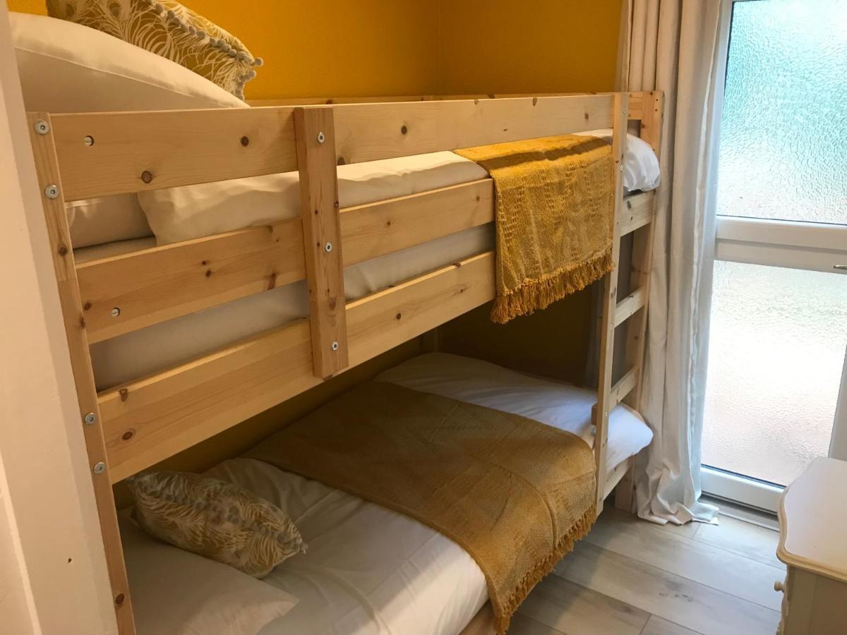 Foxes Sea Side Retreat Deluxe Chalet Is A Lovely Holiday Home Tucked Away On The Kent Coast Kingsdown  المظهر الخارجي الصورة
